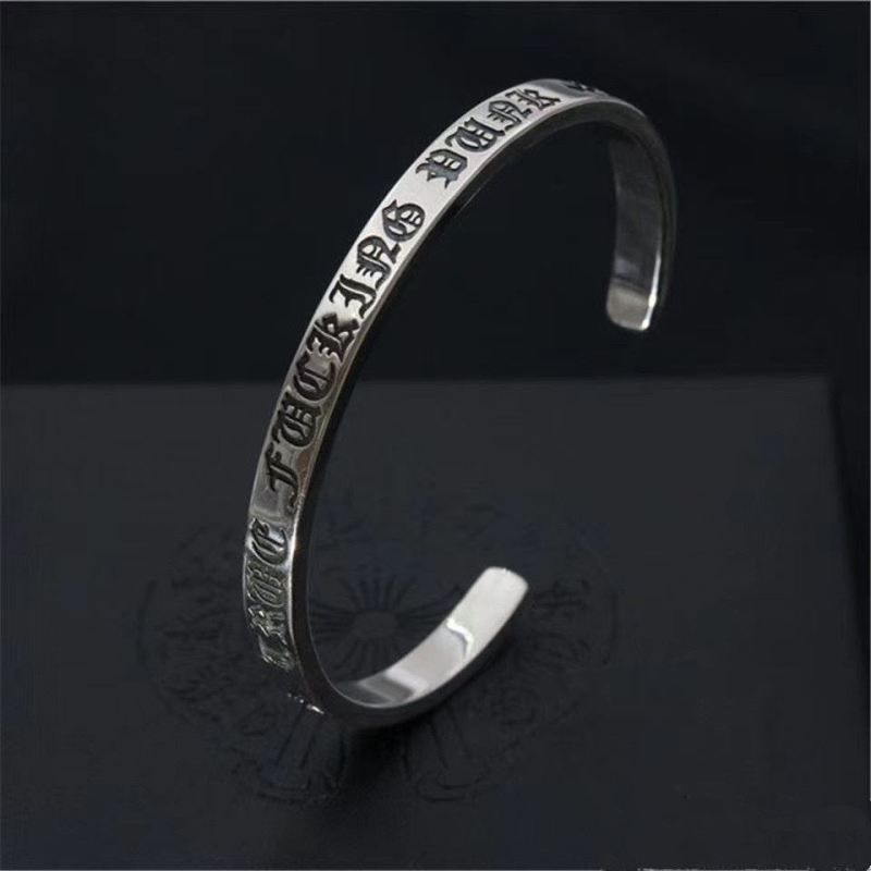 Ch**me He**ts bracelets